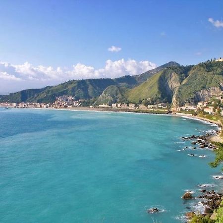 Roberto House Beach - Taormina Mare Giardini-Naxos Exterior foto