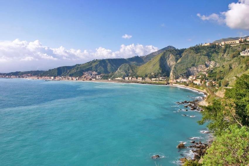 Roberto House Beach - Taormina Mare Giardini-Naxos Exterior foto